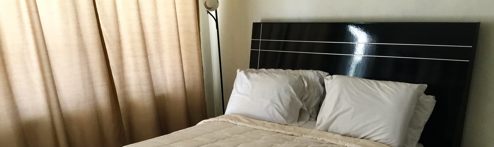 Pelican By The Sea Motel Interior